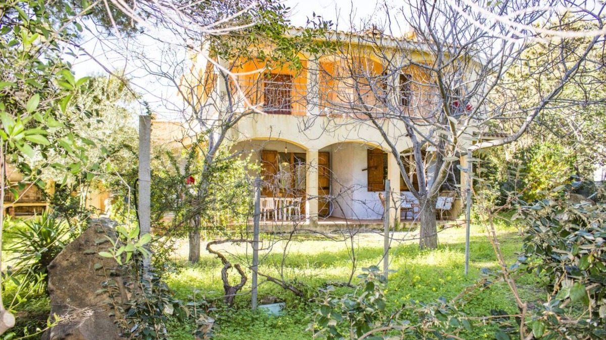 Cardedu Apartment | S'Omu e Mari, apartment 600m from the sea with private garden, barbecue and wifi