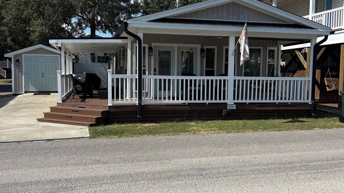 Myrtle Beach House | S12 W. Sandlapper .Ocean Lakes. RELAXING POND VIEW, 10 steps from FISHING.