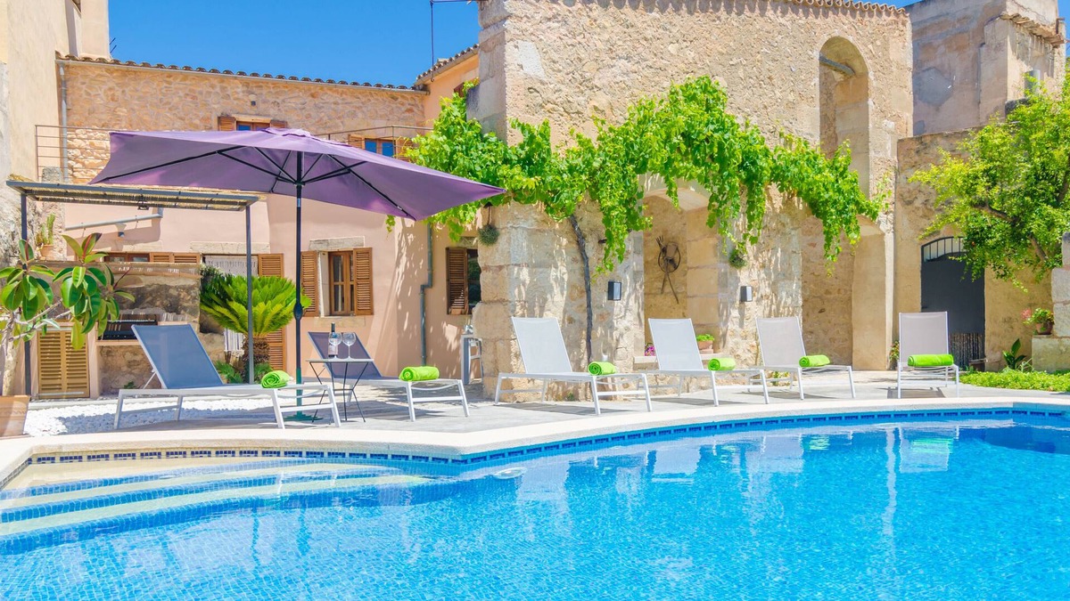 Vilafranca de Bonany Villa | SA CASA VELLA - Villa with private pool in Vilafranca de Bonany. Free WiFi