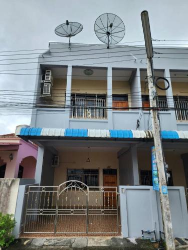 Betong House | SaamSaao HomeStay Betong - 4 Bedroom House