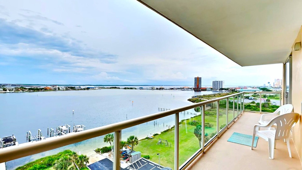 Villa Sabine Condo | Sabine Yacht & Racquet 8D | 2BD/2BA | Bayfront/Across from Beach/Pool/Boat Slips