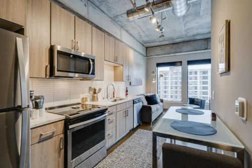 Warehouse District Apartment | Sable 507 - Alcove