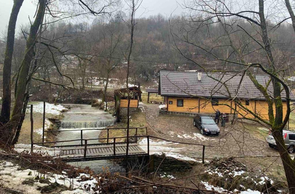 Serednye Villa | Садиба Гірський поток