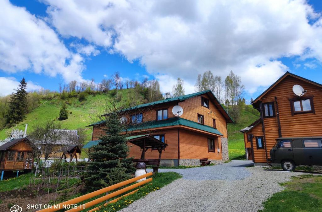 Vorokhta Cabin | Sadyba Geredzhuka