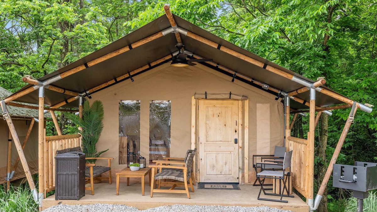 Williamstown RV Rental | Safari Tent G at Eden Reserve - Near Ark