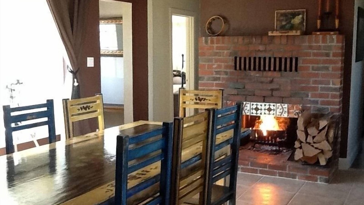 Geyserville House | Safe Retreat: Bicyclists, Birders, Wine Lovers, River Revelers Welcome!