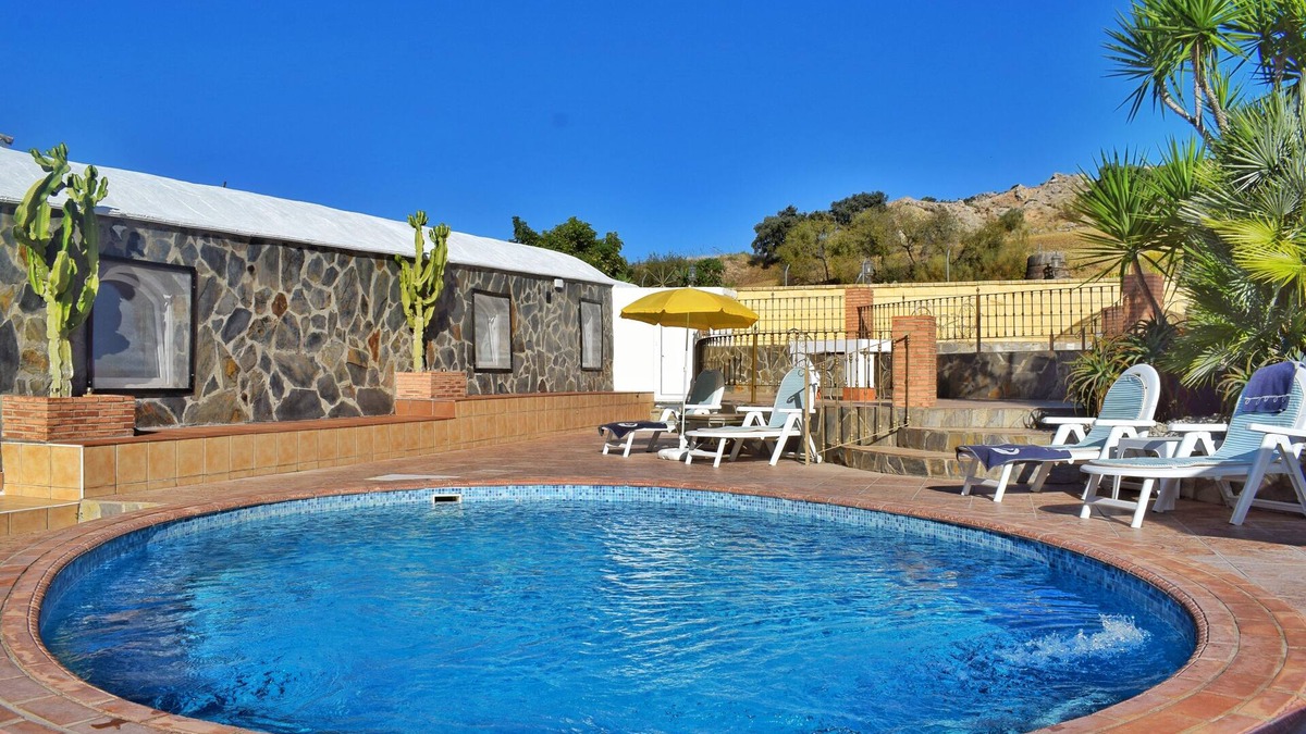 Pruna Villa | SAFE & SECURE CASA PICASSO WITH YOUR OWN PRIVATE POOL, 2 BEDROOM, 2 BATHROOM