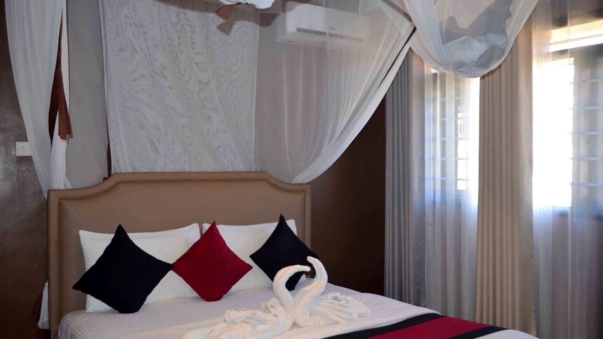 Entebbe Apartment | Saffron Beach Bistro & Cottages - Executive Room 2