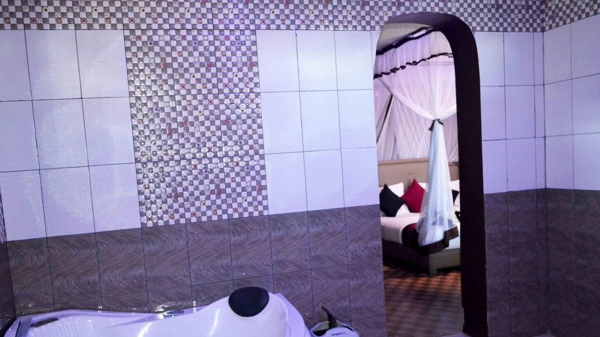 Entebbe Apartment | Saffron Beach Bistro & Cottages - Honeymoon Suite 2
