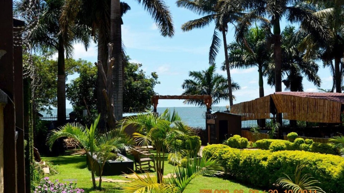 Entebbe Apartment | Saffron Beach Bistro & Cottages - Standard Single 2