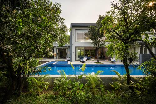 Alibaug Villa | SaffronStays Six Degrees