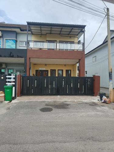 Kampung Alor Mengkudu House | Safiyya Homestay