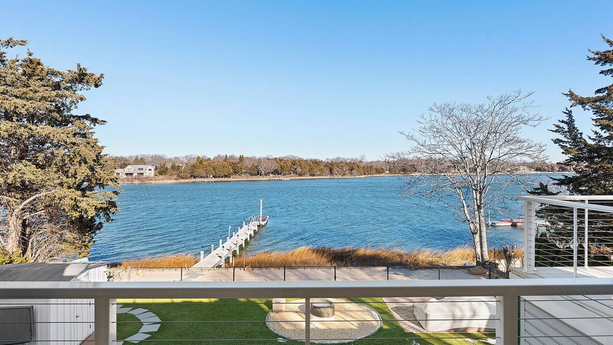 Sag Harbor House | Sag Harbor Water View w Dock 1.5ml from town