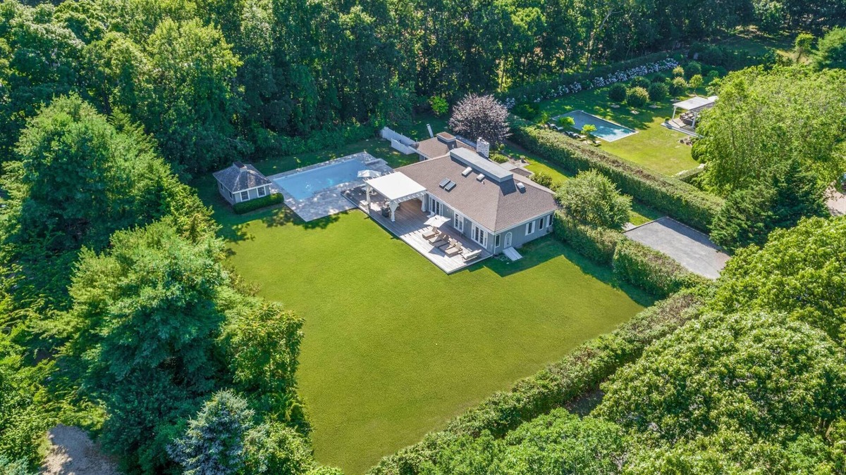 Sagaponack House | SAGAPONACK POST MODERN HOUSE-4BDR / 4 BATH, Pool House,1.2mi to Sagg Main Beach
