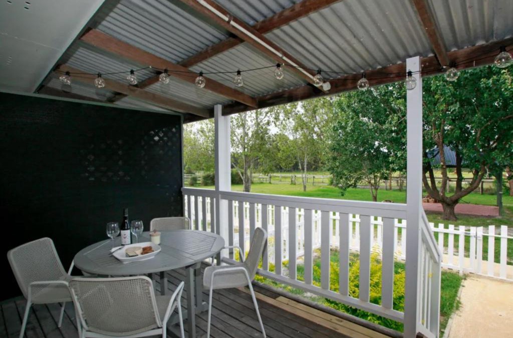 Anna Bay House | Sahara Trails Cabin 3 WiFi Air Conditioning Horse Riding and much more