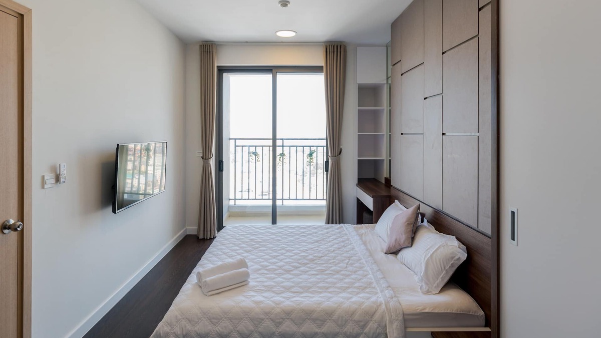 District 4 Apartment | Saigon Downtown 3BR Apt, 33th floor, FREE Gym&Pool
