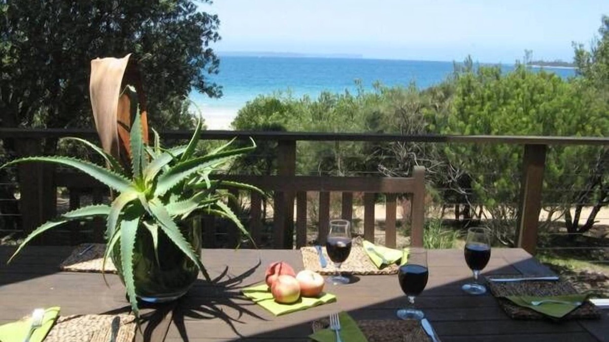 Vincentia House | Sail Away on Jervis Bay