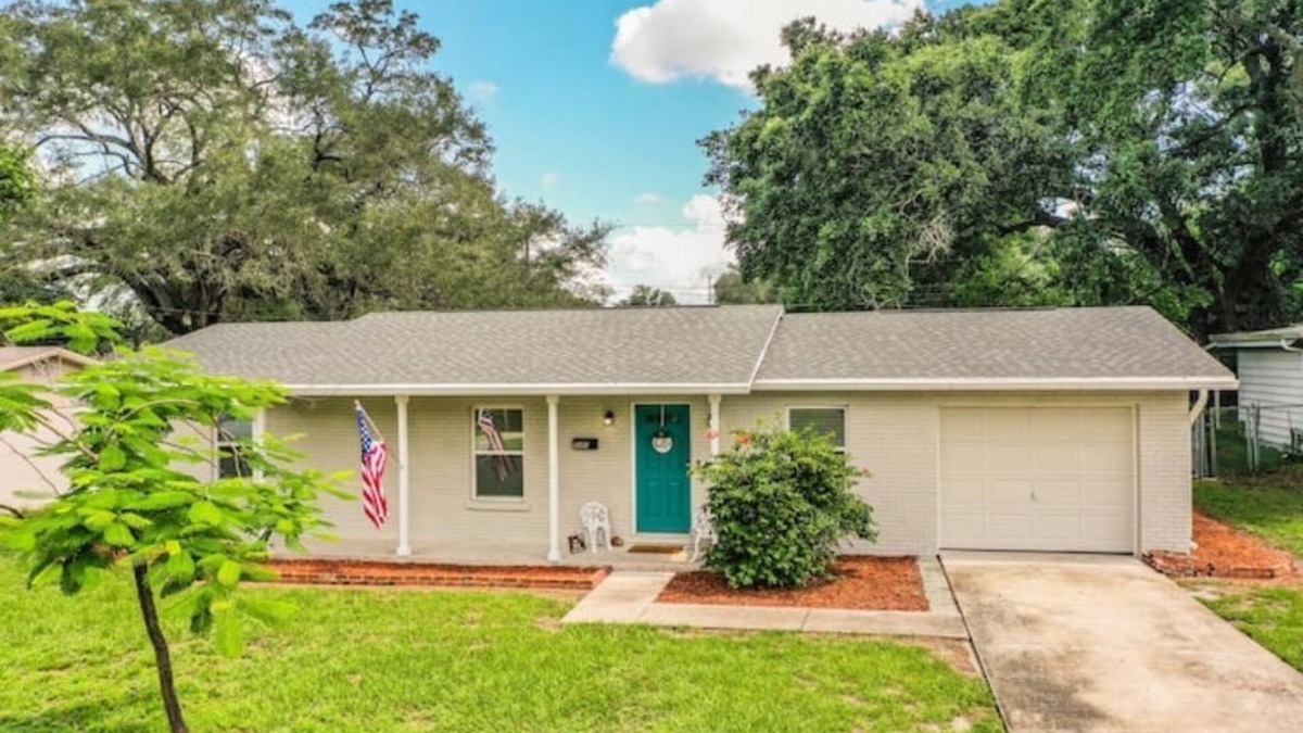Lakeland House | Sail Away Retreat in Lakeland Fl