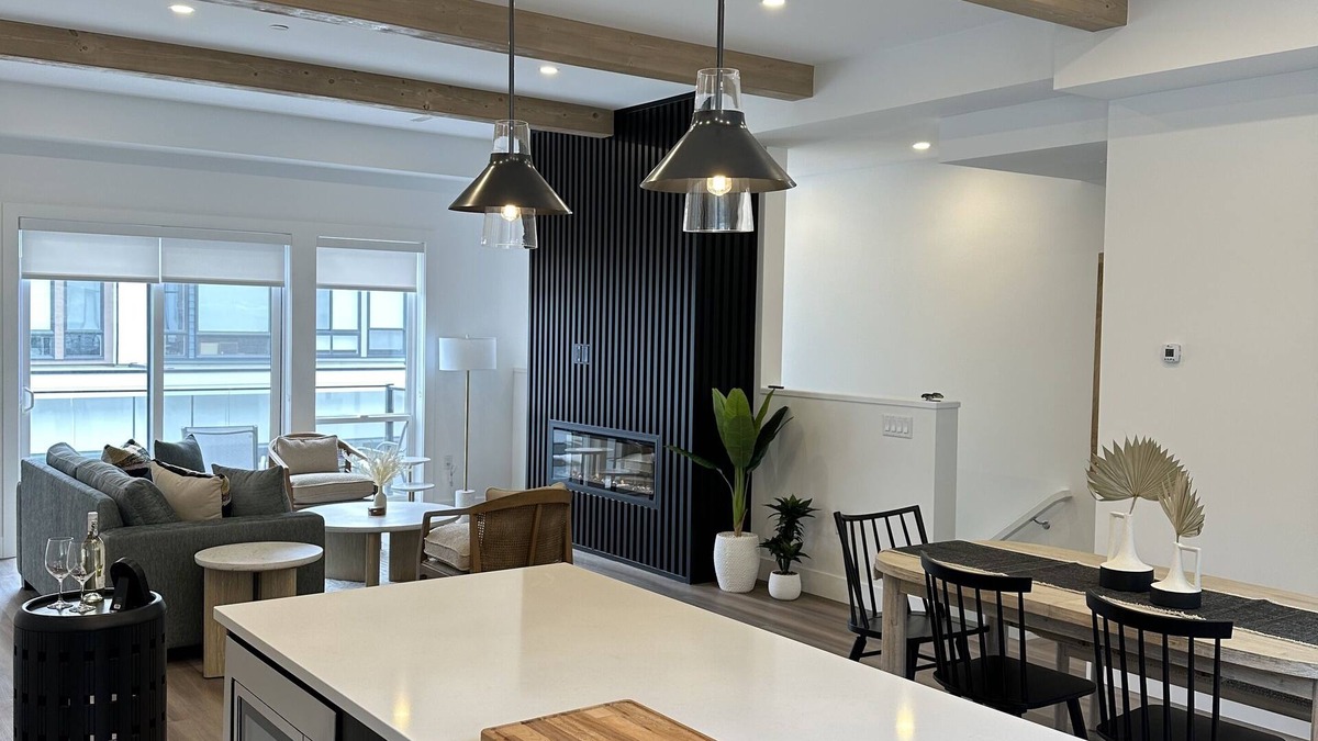 Central Okanagan House | Sail Rock at Shelter Bay, your lakeside retreat 5 minutes from downtown Kelowna.