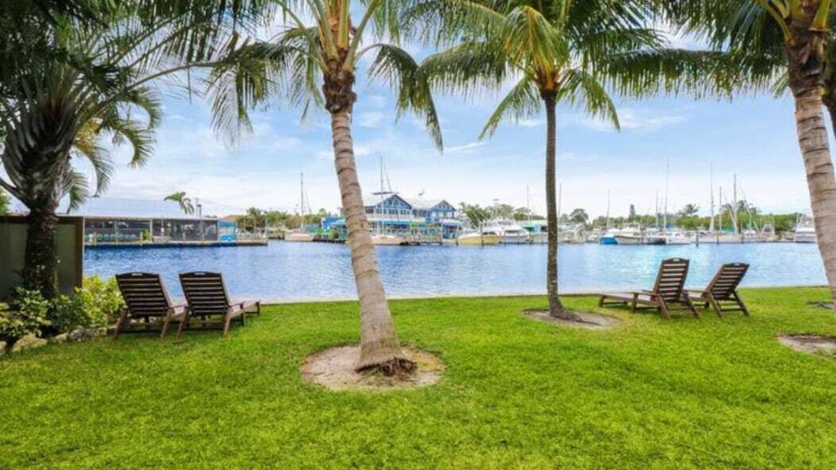 Stuart Apartment | Sailfish Suites - 11 - pet friendly!