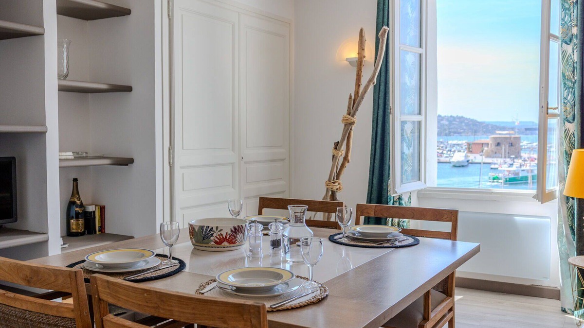 Old Town Apartment | Sailing Apartment by Halldis