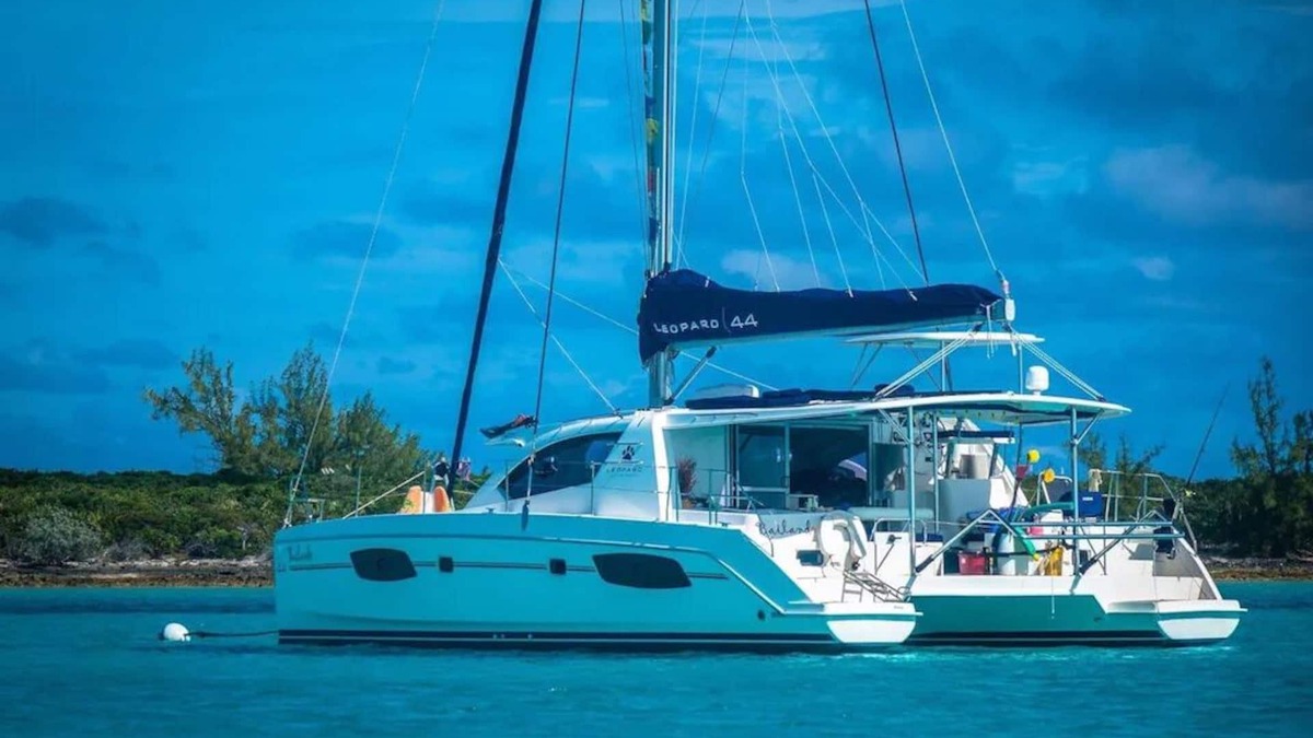 Rokers Point Boat Rental | Sailing Catamaran from Exuma island