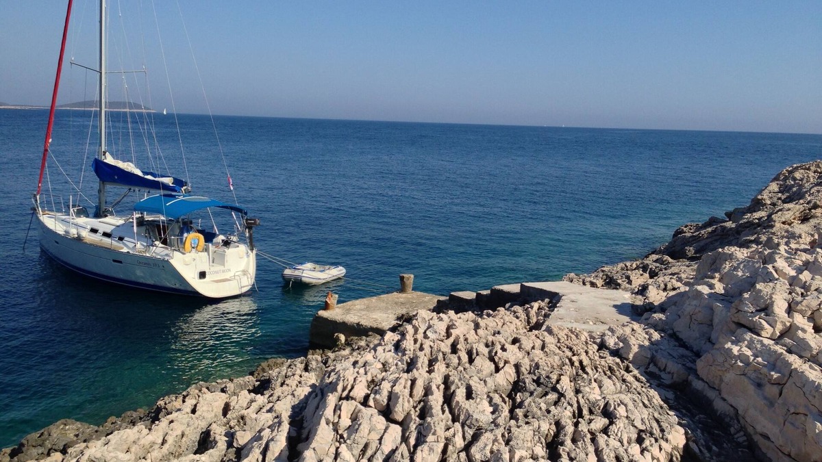 Vis Boat Rental | Sailing holiday-be in touch with nature with this unique accommodationnn