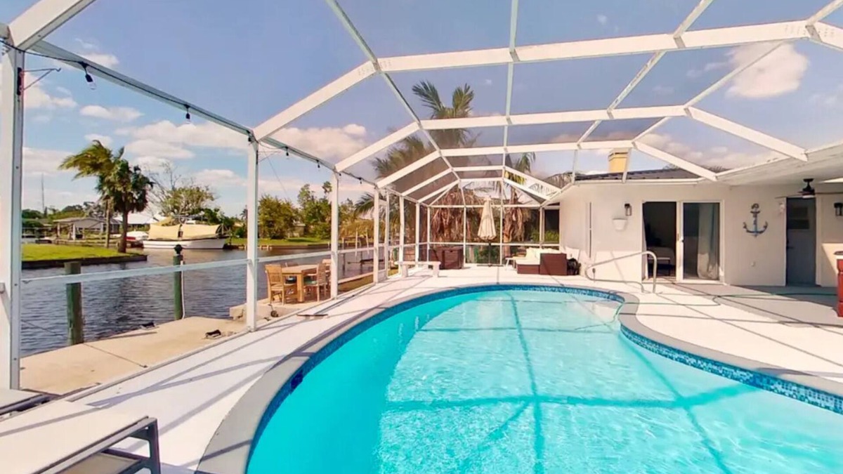 Fort Myers House | Sailors Paradise-Waterfront Gulf & Sailboat access with AC, WIFI, heated Pool!