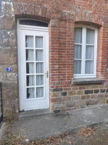 Saint-Cyr-du-Bailleul House | Saint Cyr du Bailleul - Maison