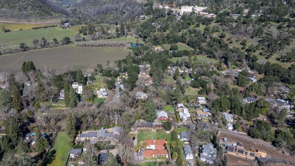 Deer Park Apartment | Saint Helena Wine Villa | Luxury Stay & Vineyard