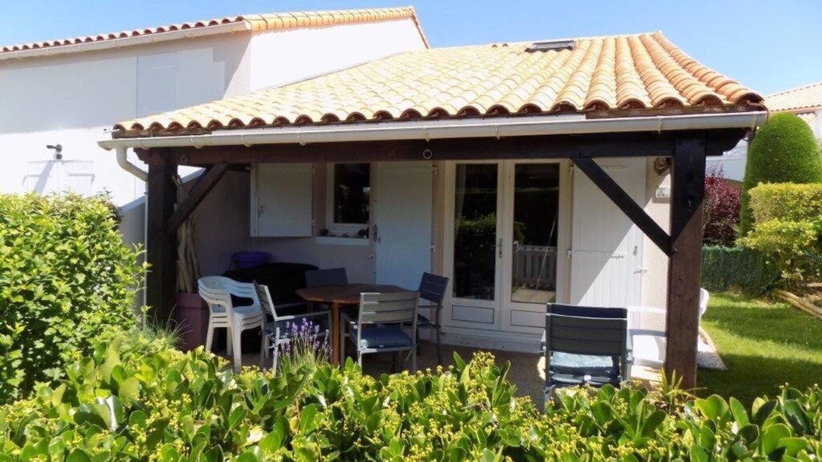 Saint-Palais-sur-Mer Apartment | Saint Palais sur Mer - SEMI-DETACHED VILLA - HAUTS de ST PALAIS - SHARED POOL
