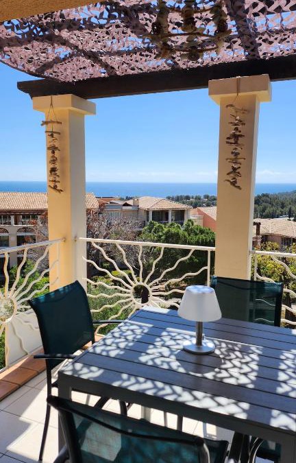 Agay Apartment | Saint-Raphael- Vue mer et Massif de l'Esterel