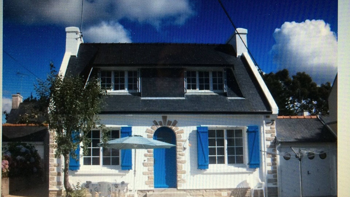Combrit House | SAINTE-MARINE, near port and beach, enclosed garden.