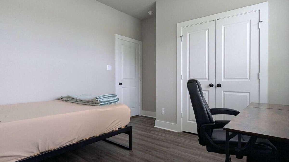 Wellborn Apartment | Saketh Lake Retreat| EV charging