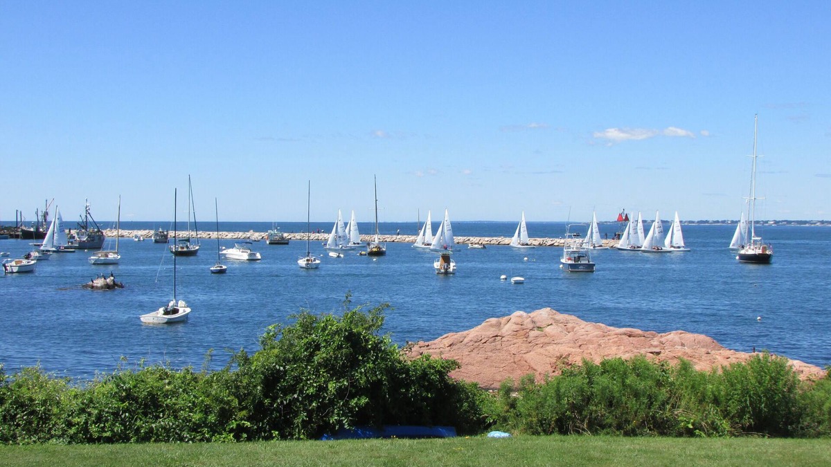 Little Compton Cottage | Sakonnet Harbor is Your Private Front Yard!