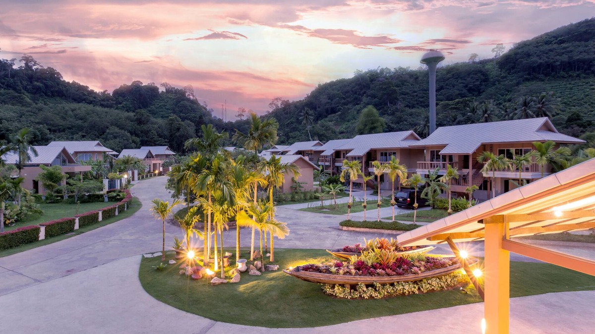 Ban Sakhu Villa | Sakoo Valley Naithon Beach