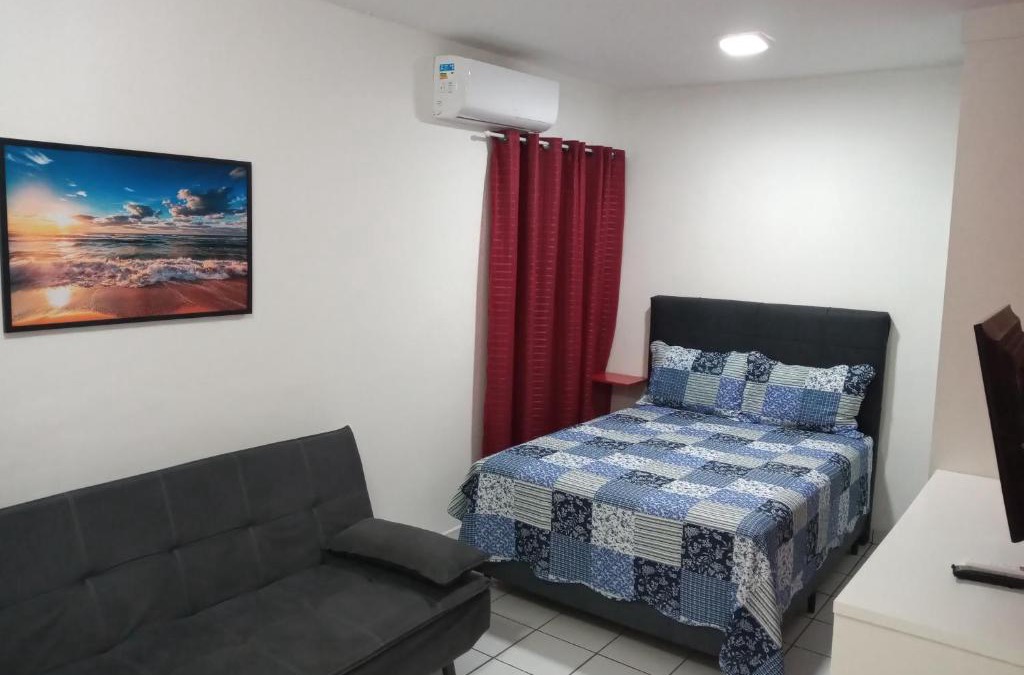Ponta da Praia Apartment | Sala living na Av da Praia.