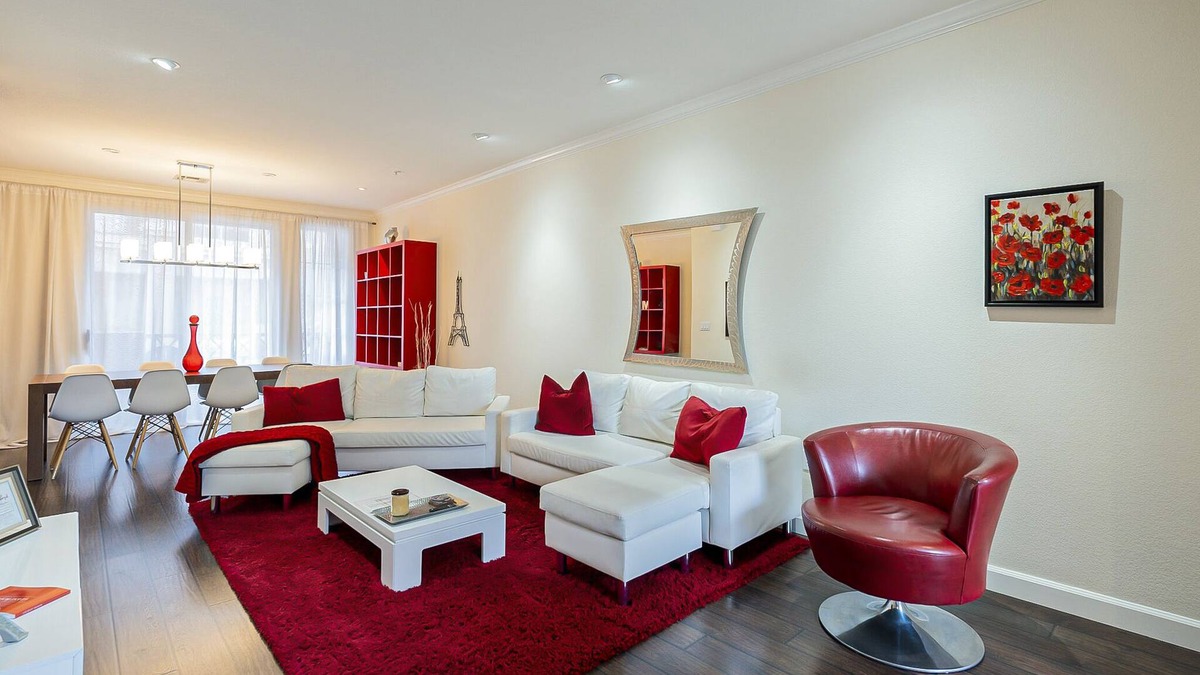 Paradise Valley Village House | SALE Private garage, WOW Townhome, ‘A Touch of Class’