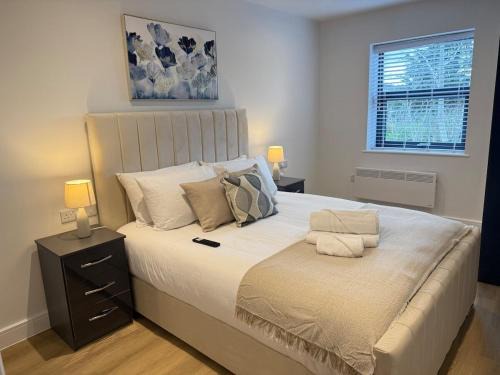 Wythenshawe Apartment | Sale Road Serviced Apartments Near Airport & Trafford Centre