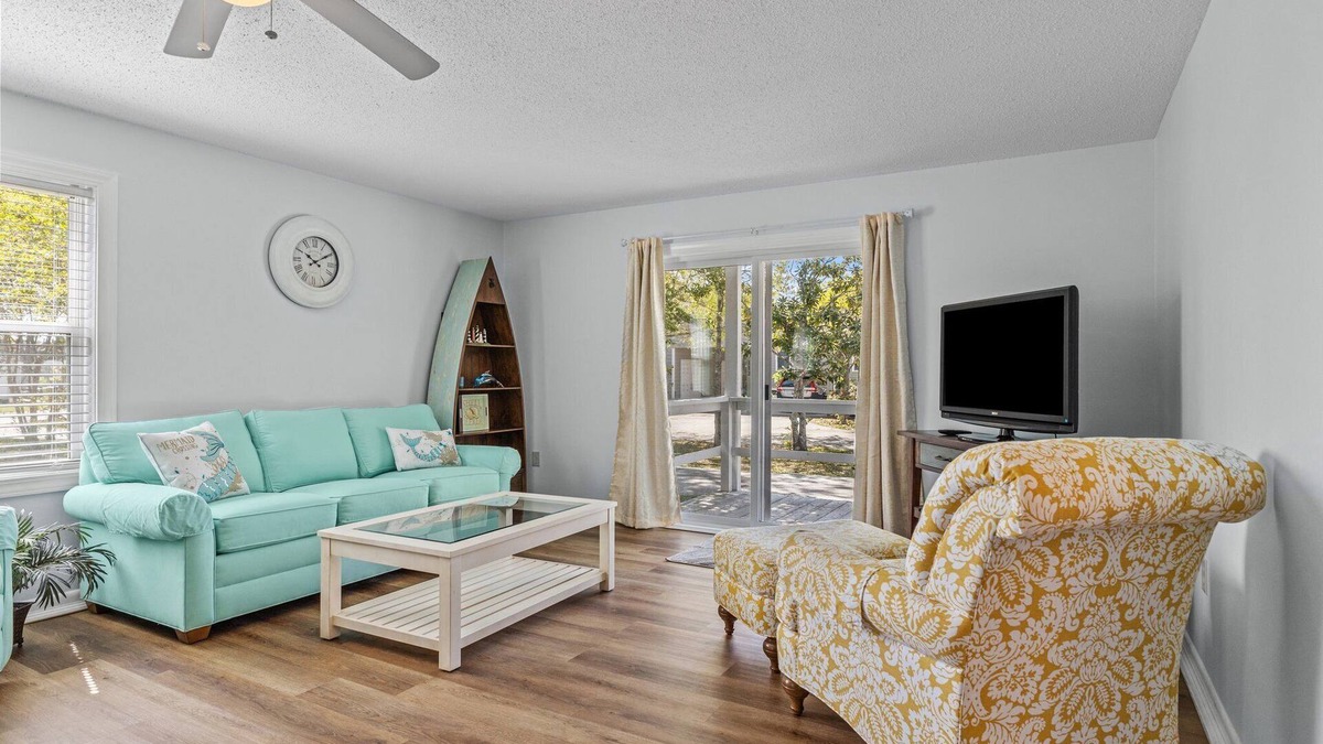 Morehead City Cottage | SALEM HARBOR COTTAGE IN MOREHEAD CITY- cozy; clean, canal view & great location!