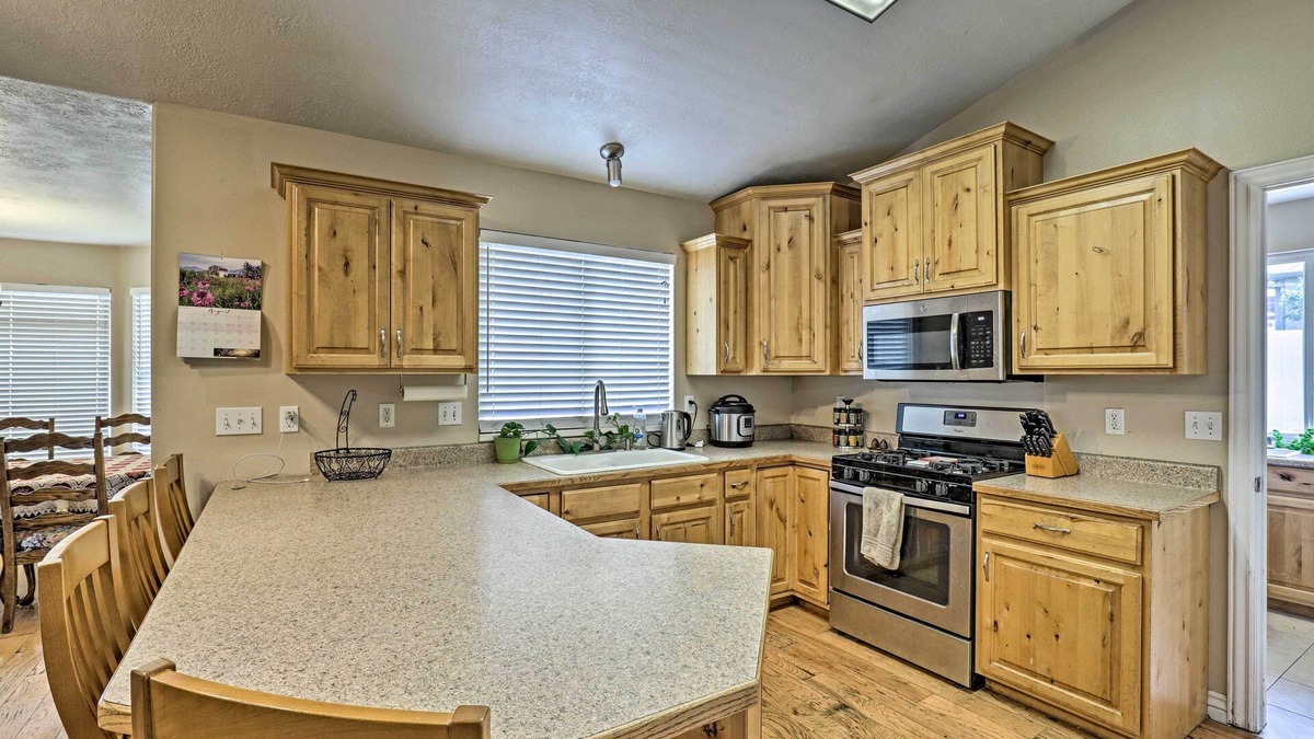 Salem House | Salem House w/ Sauna, Piano, & Game Room!