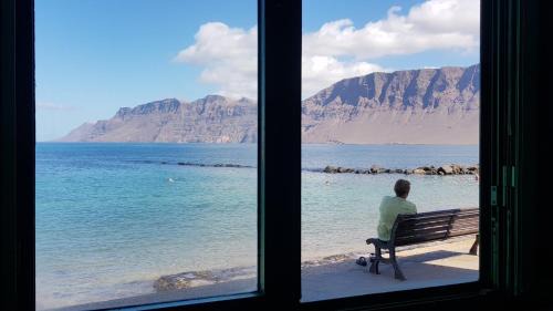 Caleta de Famara House | Salitre-1ª Línea de Mar