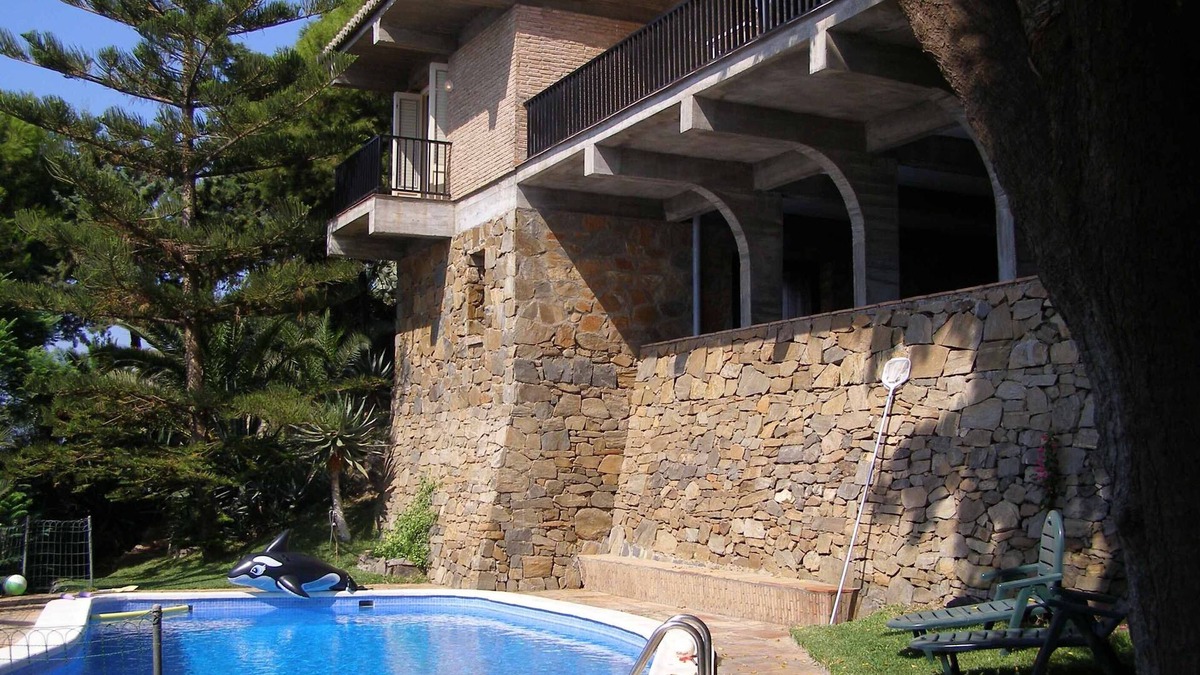 Salobrena Cottage | Salobrena: Villa with 3.500 m2 pine trees and tropical garden.