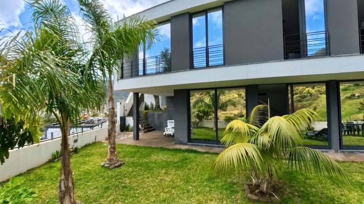 Machico Villa | Salt and Pepper House