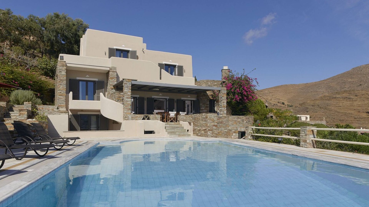 Koundouros House | Salt House - Luxurious Accomodation with pool next to Koundouros Bay