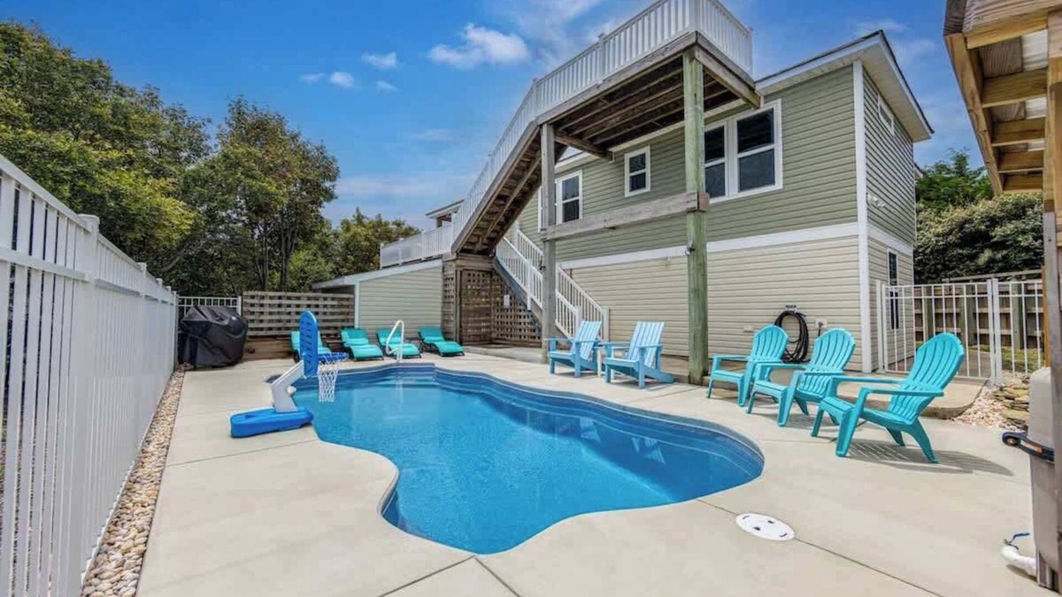 Sea Scape House | Saltwater Pool, Dog Friendly, Fire Pit!
