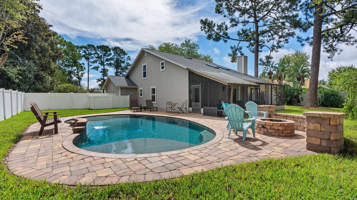 Isle of Palms House | Saltwater Pool I Firepits I Large Fenced Backyard I 4 Miles to Beach