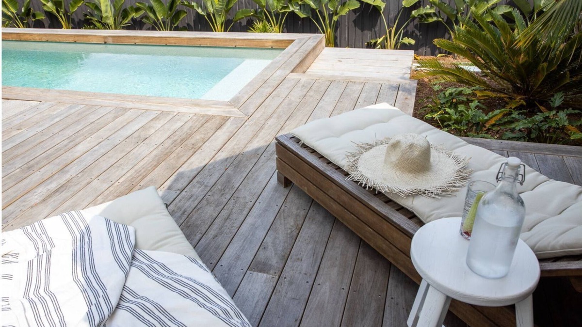 Casuarina House | Saltwater Retreat- Coastal 4bedroom holiday home