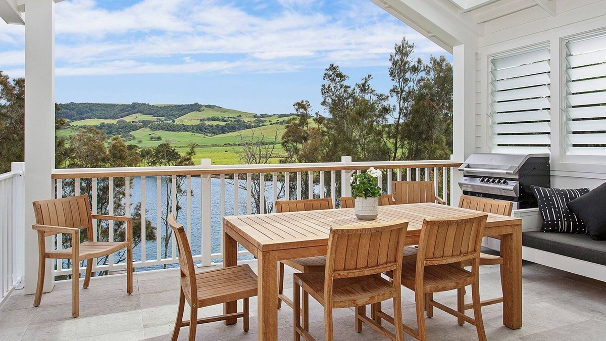 Werri Beach House | Saltwater - walk to the beach