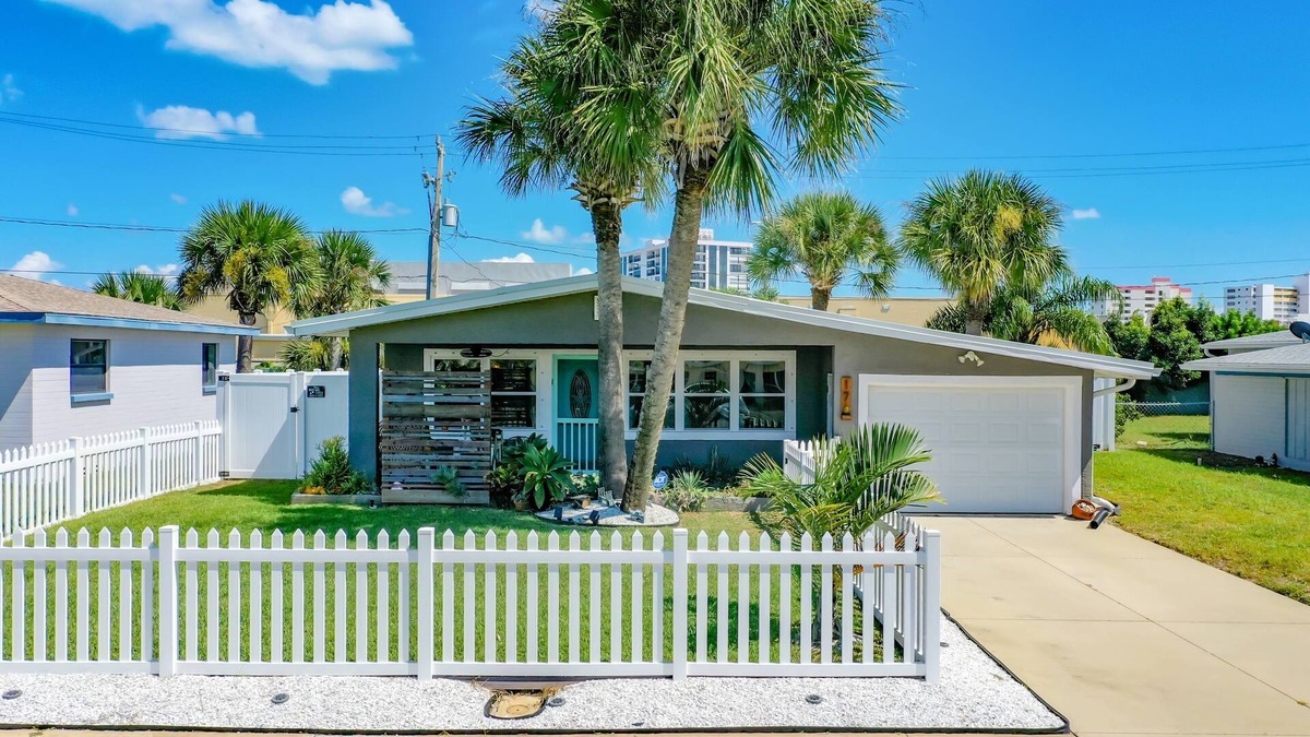 Brendale Heights House | Salty Air Beach House
